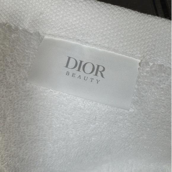 Dior Beauty Towel White Bath Hand Towel 100% Cotton 27" x 18" Authentic NEW - Picture 5 of 5